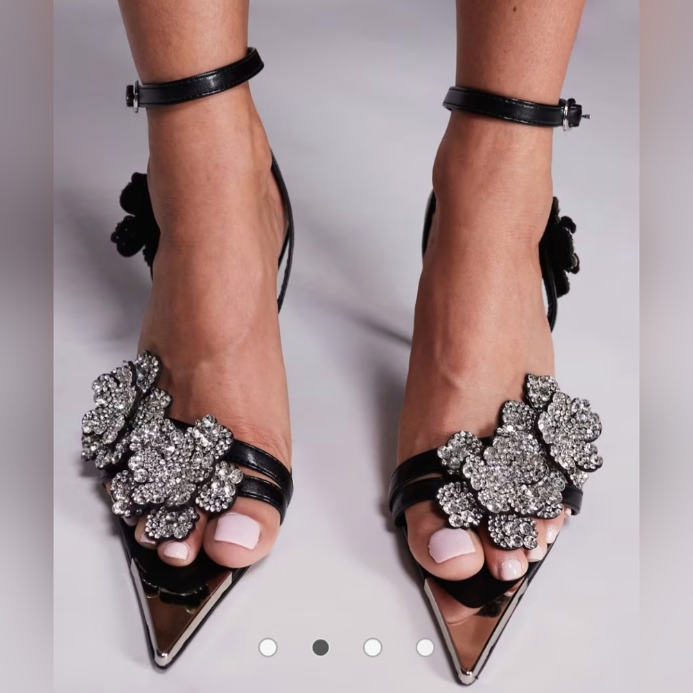 Azalea Wang Dress Sandals 7.5 Black Leather Njema Beaded Flowers Pointy New$100